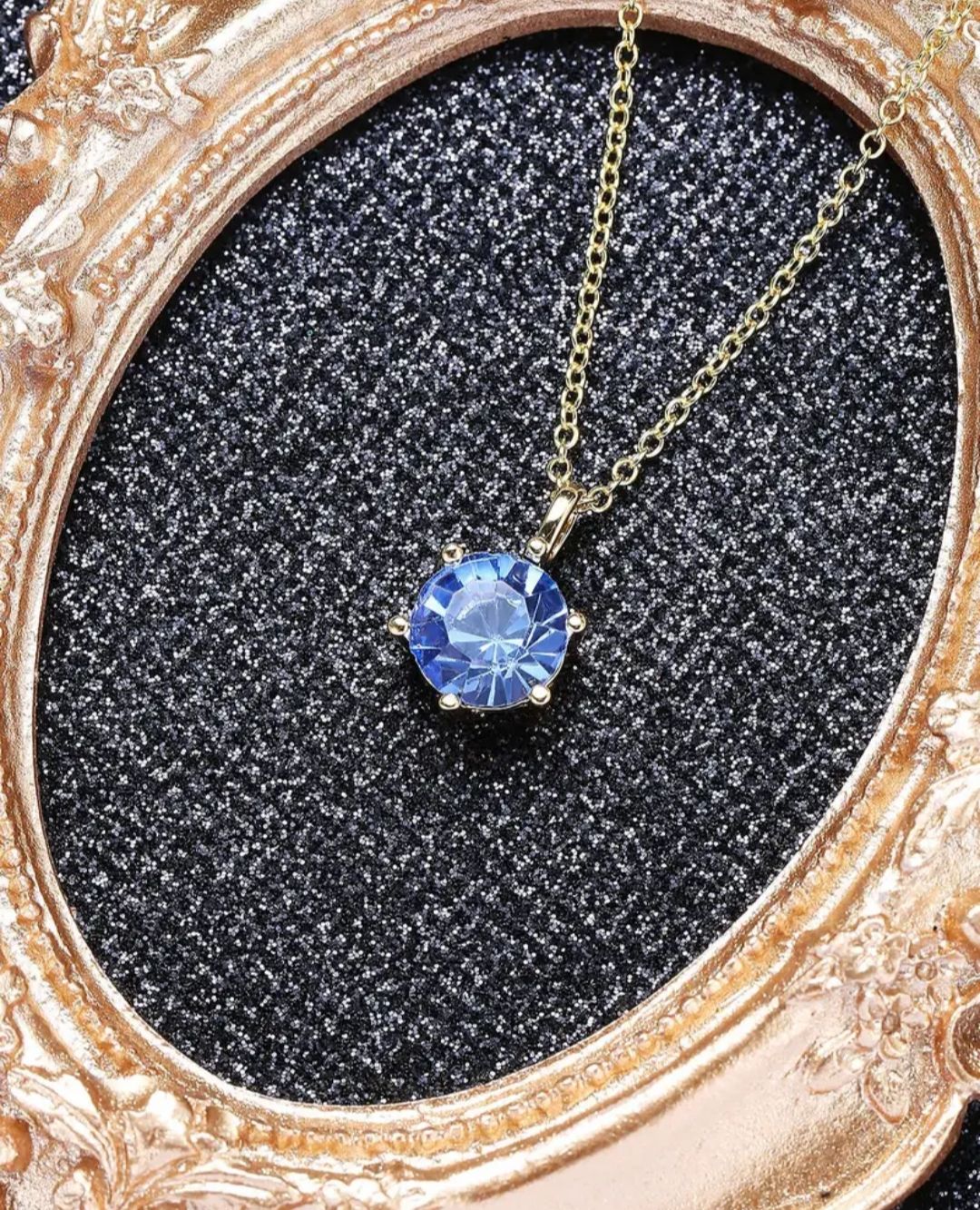 Catenine: Goldkette mit Anhänger, blauer Stein, elegant – Nuovo e nell'imballaggio originale da Oberwangen TG venduto da Bash-B 1