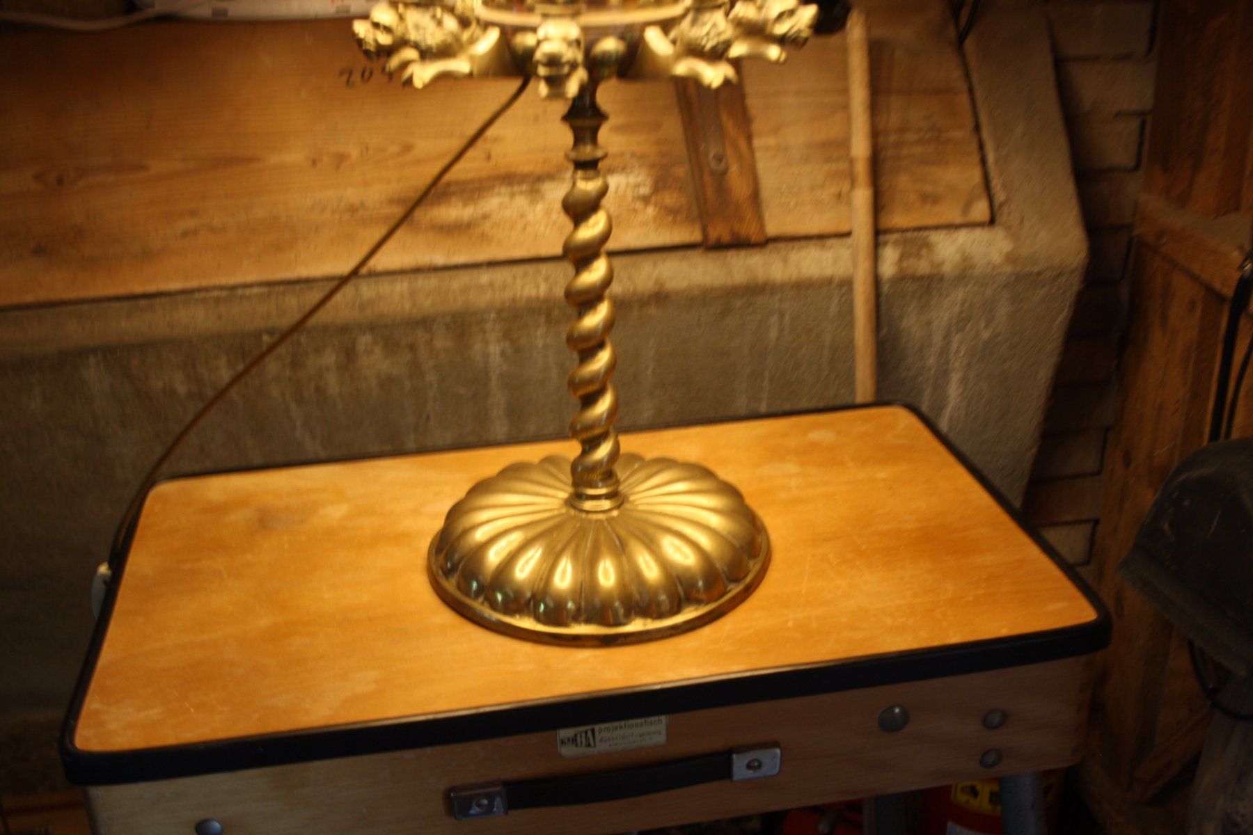 Lampade: SCHÖNE SCHWERE MESSING LAMPE LEUCHTER  TISCHLAMPE – Usato da Wauwil venduto da Pneuedy 5