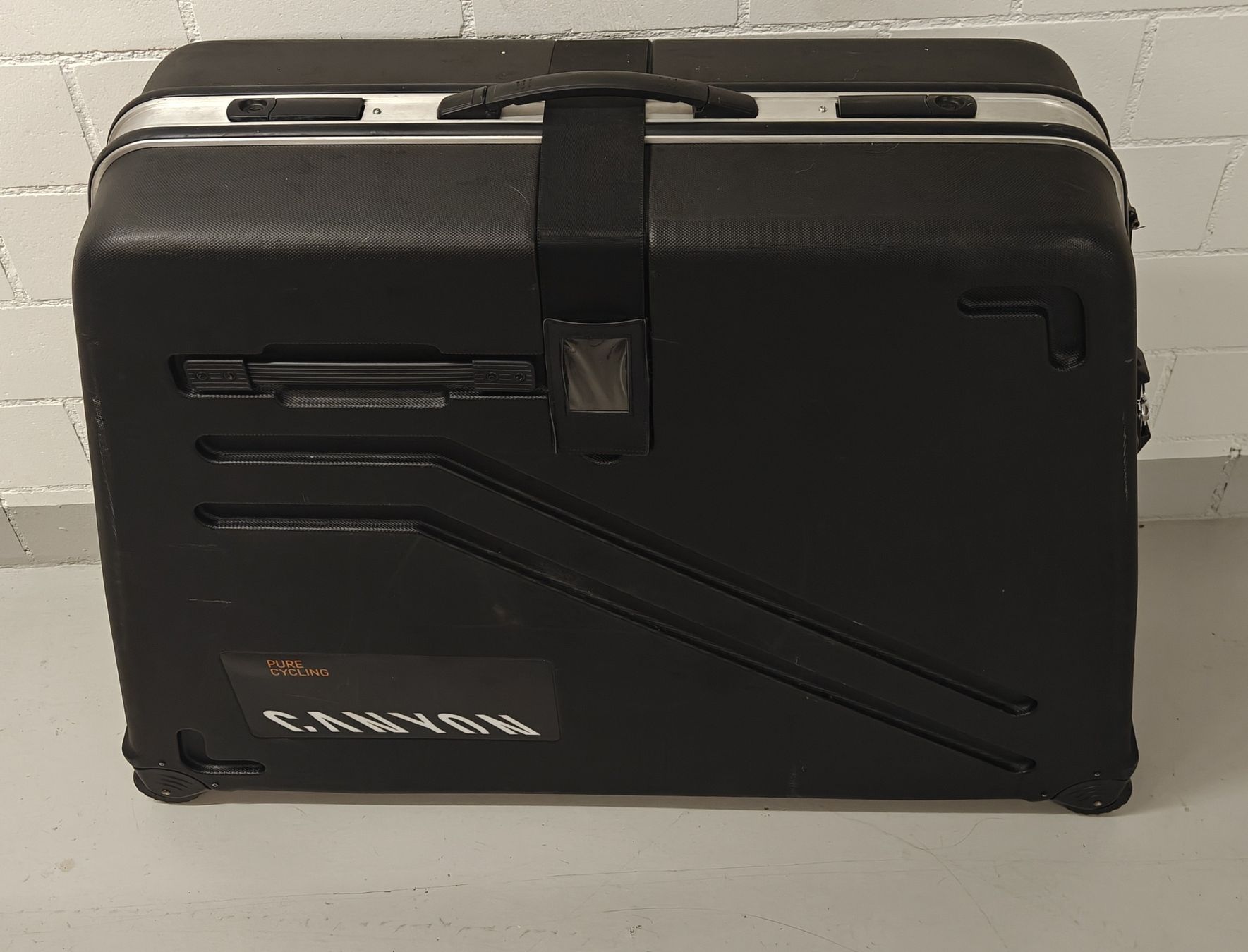 Valigie: Canyon Hardcase Radkoffer mit Laufradtaschen – Usato da Ermenswil venduto da kle_fvj7