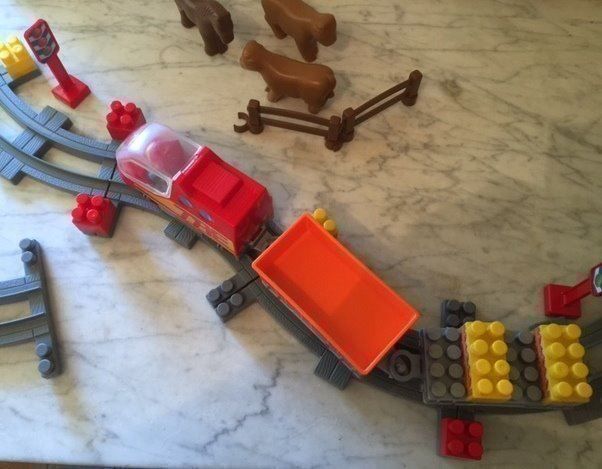 Spielzeuge: ecoiffier Eisenbahn-Legoeisenbahn – Gebraucht aus Bolligen von Astrophysiker06 4