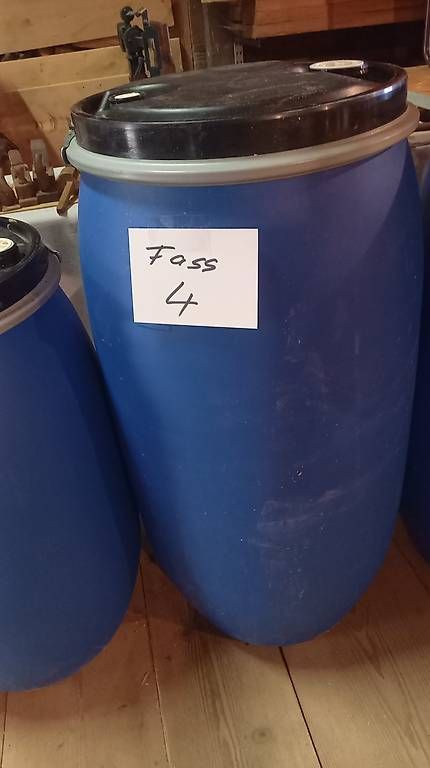 Accessori: Fass aus Kunststoff ca 120 lt. – Usato da Fischenthal venduto da daska2