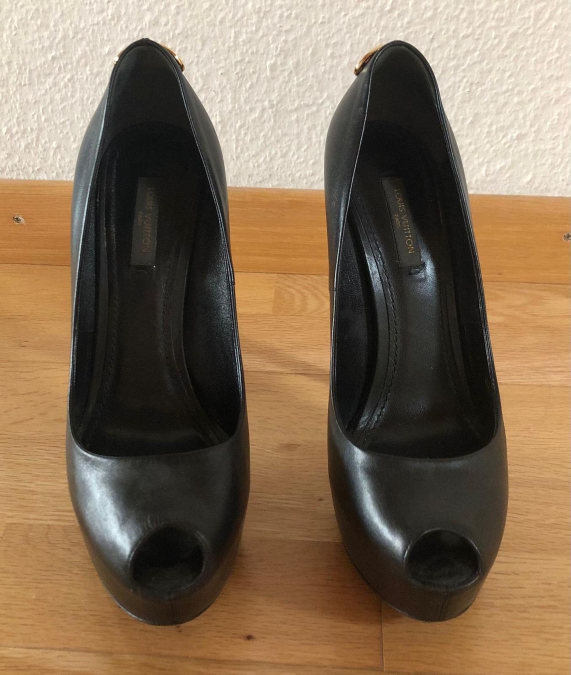 Louis Vuitton Scarpe da donna: Louis Vuitton, originale Leder-Pumps – Usato da Dübendorf venduto da Tambalori 1