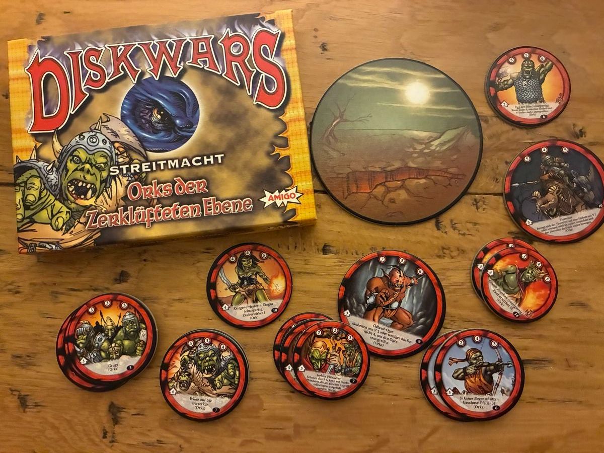 Amigo Giochi: Disk Wars - Table Top Set mit allen Fraktionen – Usato da Solothurn venduto da sebastianernst87 8