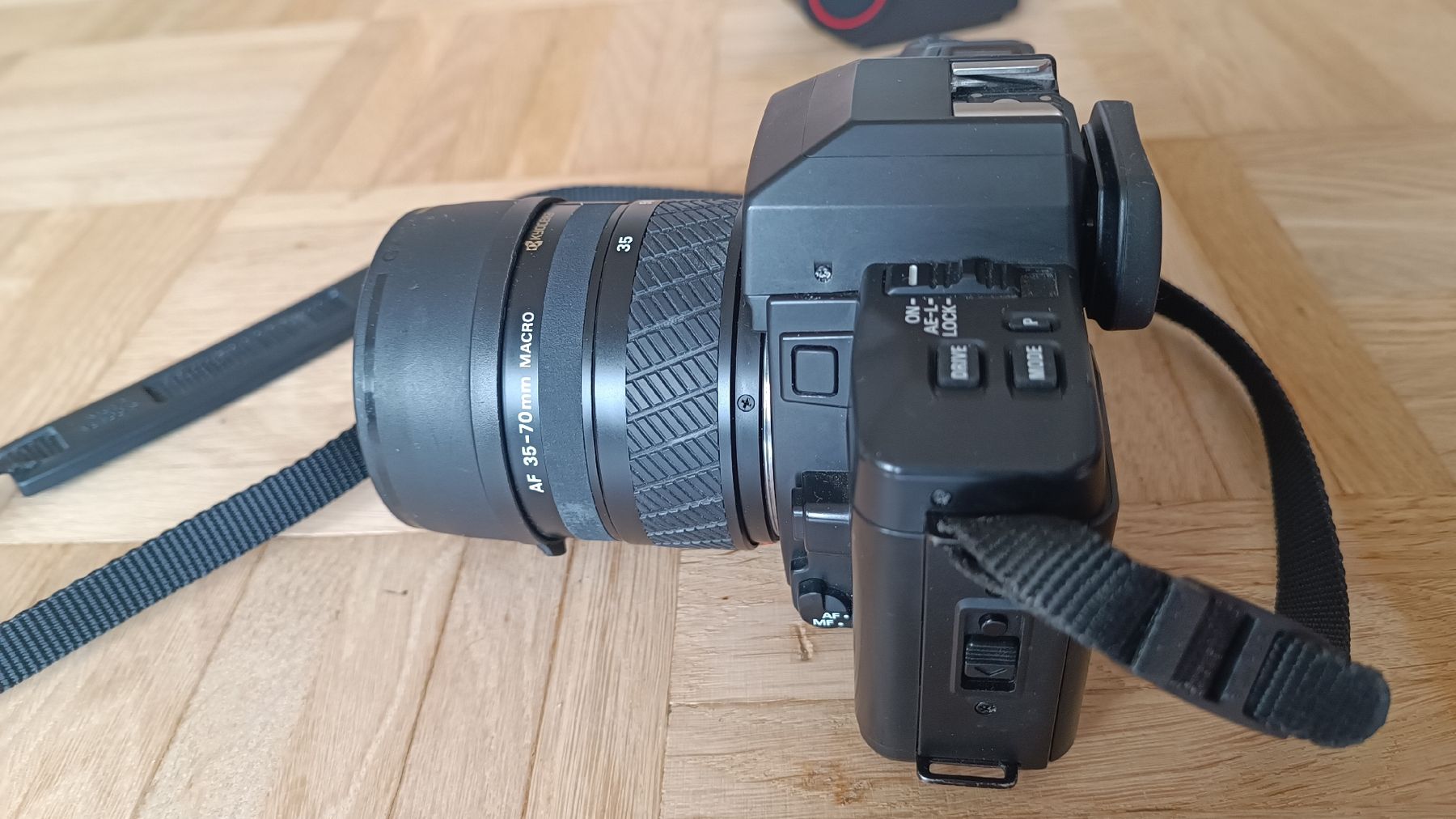 Yashica Fotocamera: Yashica 200-AF mit Tasche und Blitz – Usato da Baden venduto da zuppel 3