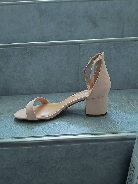 Scarpe da donna: Neue Damenschuhe – Nuovo (secondo la descrizione) da Möriken AG venduto da stylish88 2