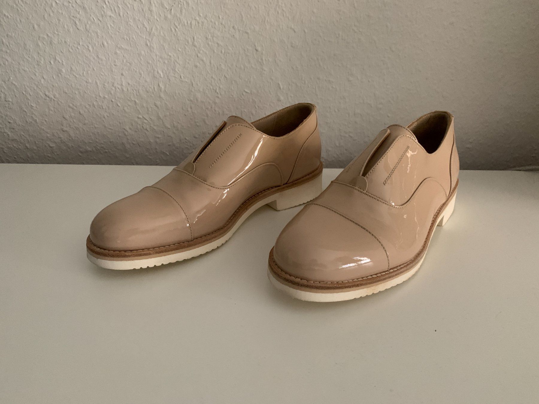 Navyboot Scarpe da donna: NAVYBOOT - Lack Loafer nude NEU 35 – Nuovo (secondo la descrizione) da Zürich venduto da Diazaio