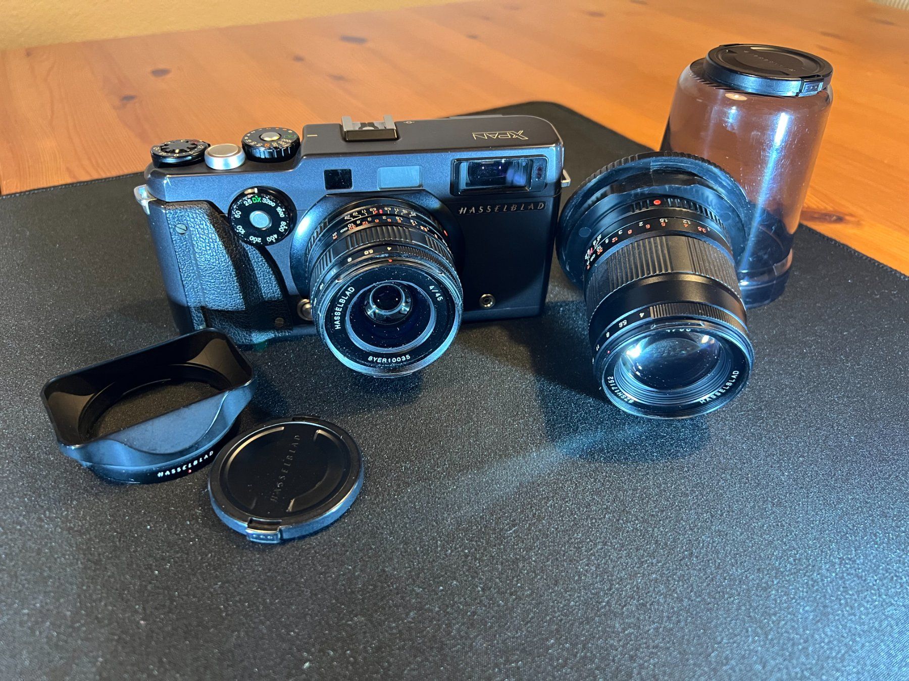 Hasselblad Kamera: Hasselblad XPan mit zwei Objektiven – Gebraucht aus Uster von Stoessda 1