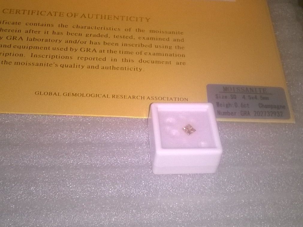 Pietre preziose: ECHT DIAMANT,,,GELB FARBE,,,0.6CT,,,VIERECKIG – Nuovo (secondo la descrizione) da Basel venduto da bijoutrie_4