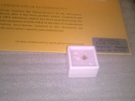 ECHT DIAMANT,,,GELB FARBE,,,0.6CT,,,VIERECKIG
