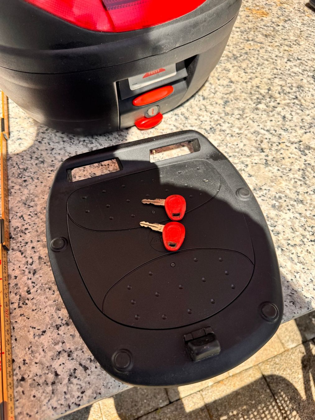 Givi Topcase: TopCase für Motorrad oder -roller – Gebraucht aus Moosseedorf von Buchsiu 6
