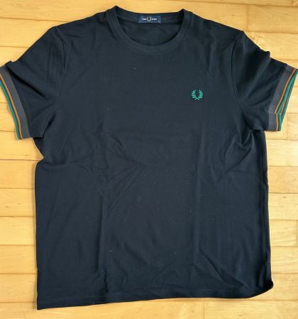 Fred Perry T-Shirt/Dunkelblau / Grösse XL / nur 1 x getragen