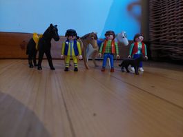 Playmobil 3 Pferde, 3 Menschen, 1 Hund