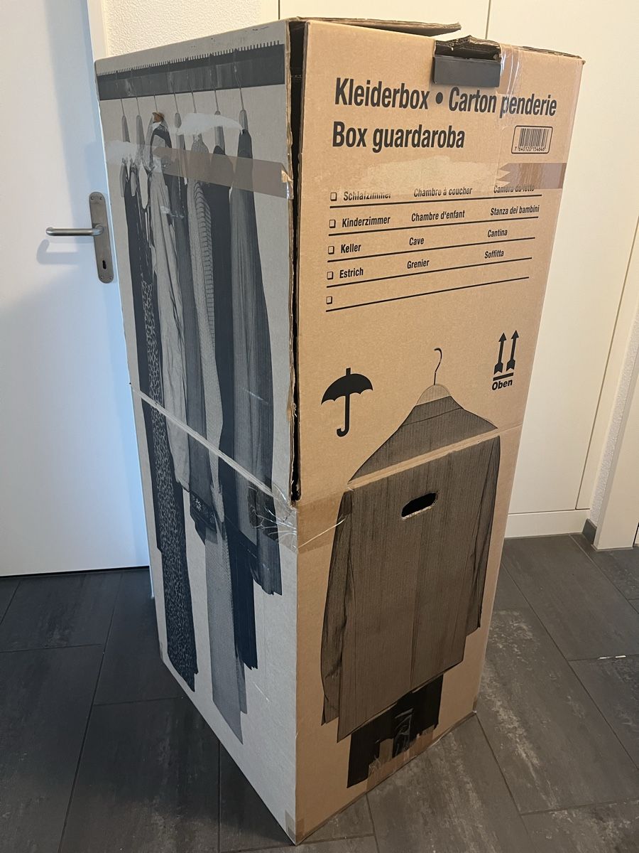 Cartoni: Umzugskarton 10+1 Kleiderbox – Usato da Olten venduto da Beabbbea 1