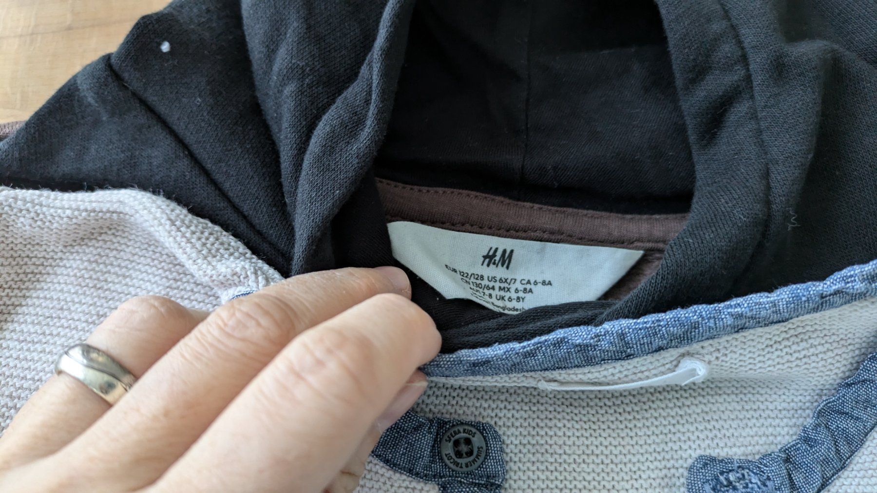 Pulls et sweat-shirts: Schicker Sfera Pullover - ca. Gr. 122 – D'occasion à Staufen par Fleby84 4