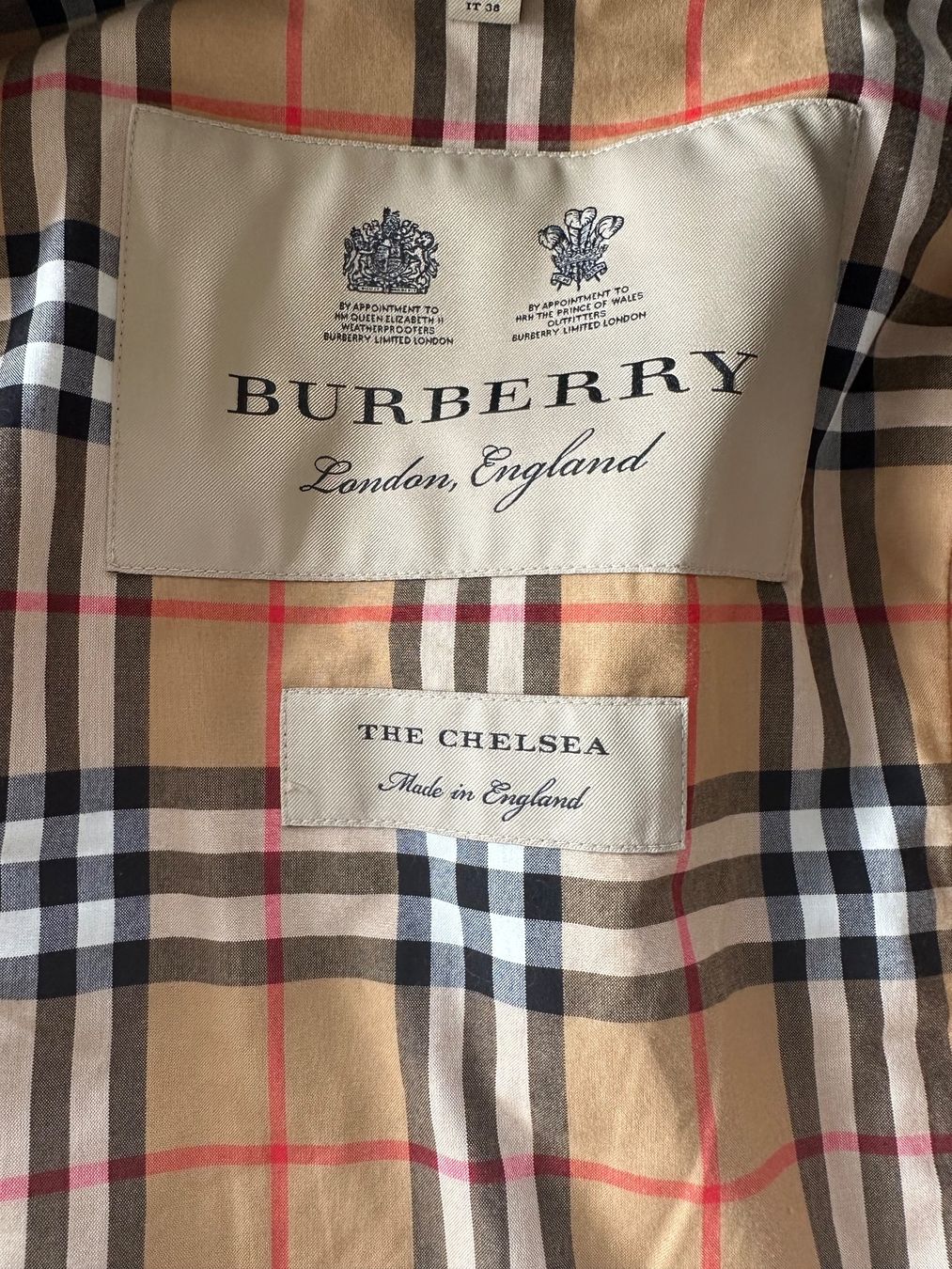 Burberry Cappotti: Trenchcoat | Burberry – Usato da Horgen venduto da naomijlo 3