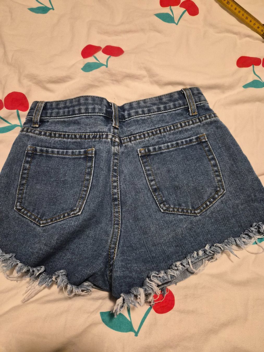 Pantaloni: Jeans shorts gr xs – Nuovo (secondo la descrizione) da Dietikon venduto da Eleda 1