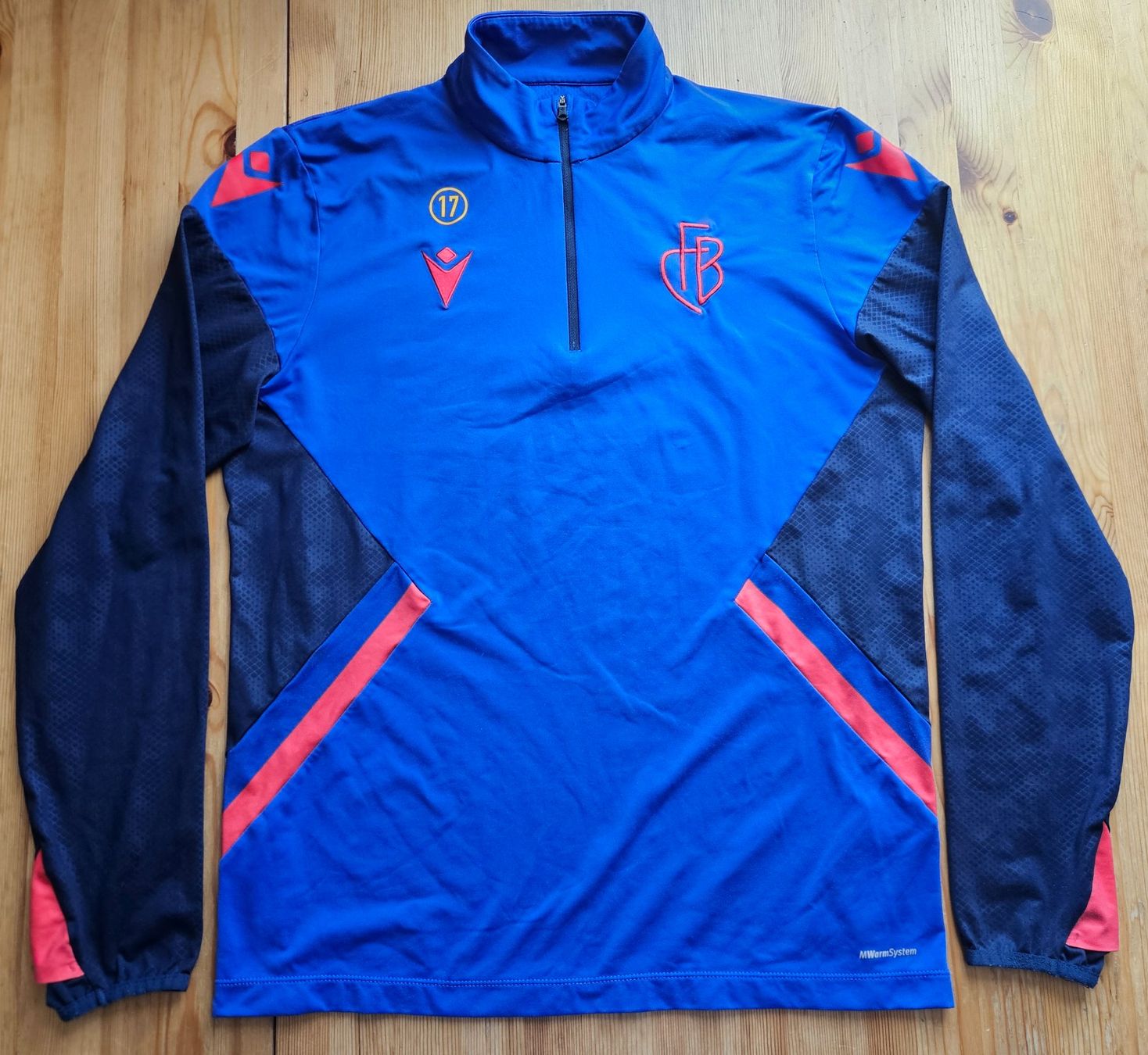 Maillots de corps & Pantalons: FC Basel Trainingsoberteil Macron #17 Grösse M FCB Jacke – D'occasion à Hägglingen par United-Village-Trade