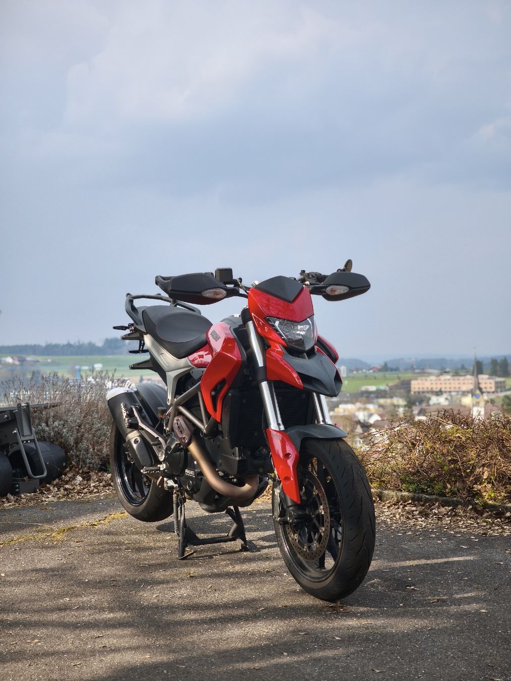 Ducati Strada: Ducati Hyperstrada/Hypermotard 821 – Usato da Winterthur venduto da laurinator
