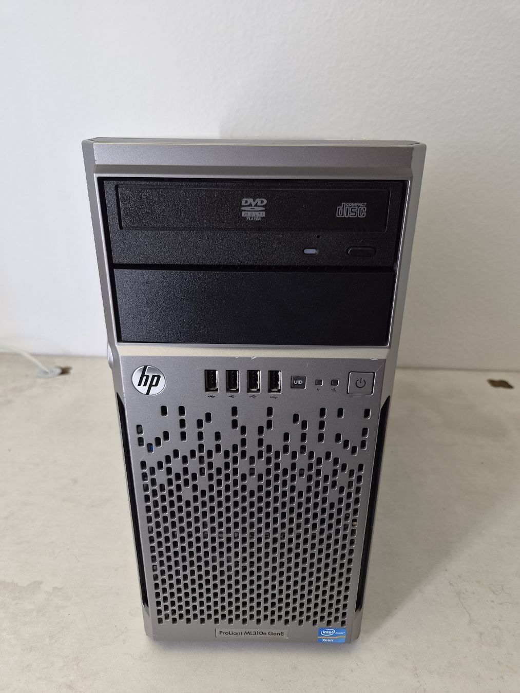 Hewlett Packard Server: HP ProLiant ML310e Gen8 v2 Server, Intel Xeon  – Gebraucht aus SCHAFFHAUSEN von Atami99 4