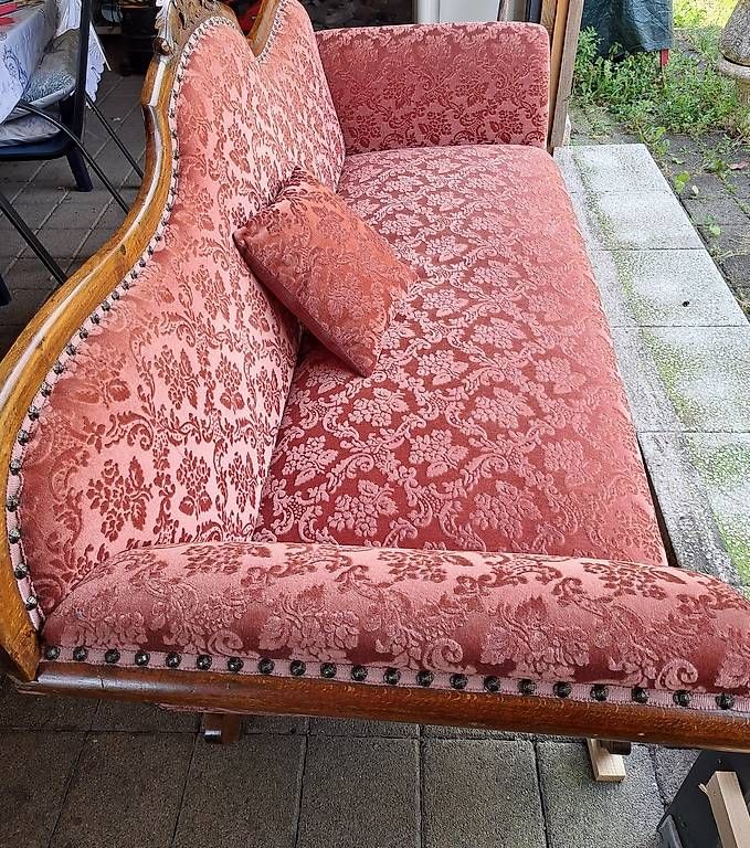 Sofas: Schönes altes Sofa mit einem  Kissen – Gebraucht aus Orpund von rodolfo58 1