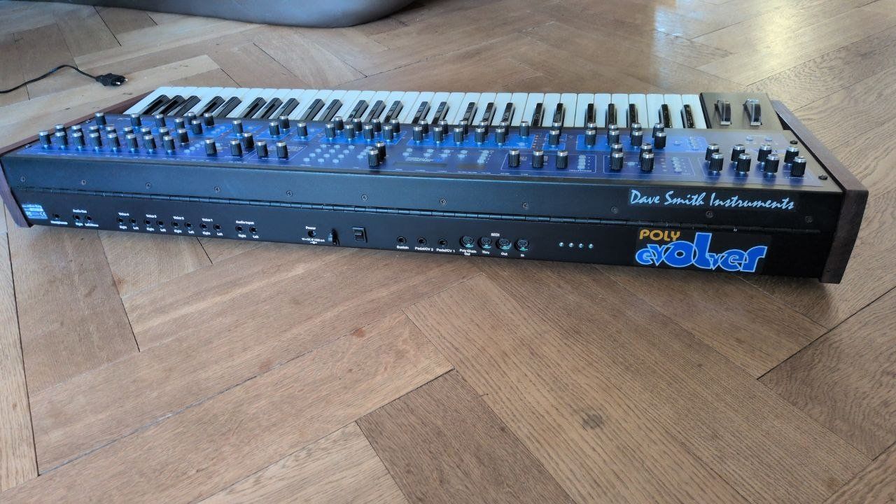 Strumenti musicali: Dave Smith DSI Poly Evolver Keyboard PE Edition (PEK) – Usato da Bern venduto da archer.hostettler 1