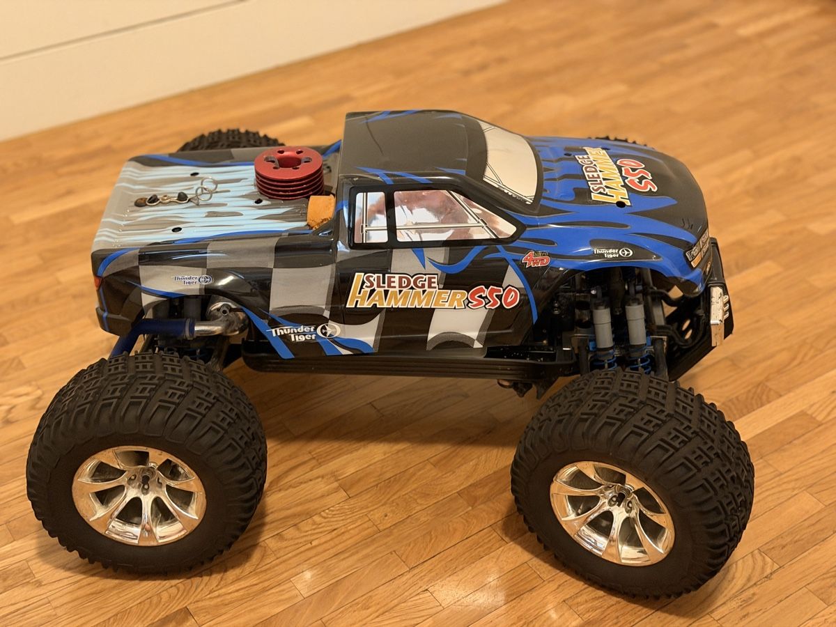 Traxxas RC Modellbau: RC Monster Truck Sledge Hammer SS0 Nitro – Gebraucht aus Zürich von Gadgets2020 2
