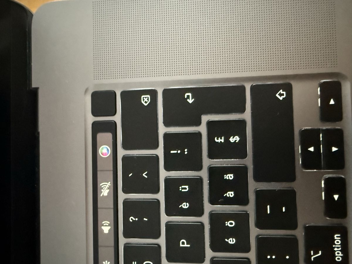 Apple Portables: Macbook Pro 16“ (Late 2019) – D'occasion à Davos Dorf par Nino.Schneider 2