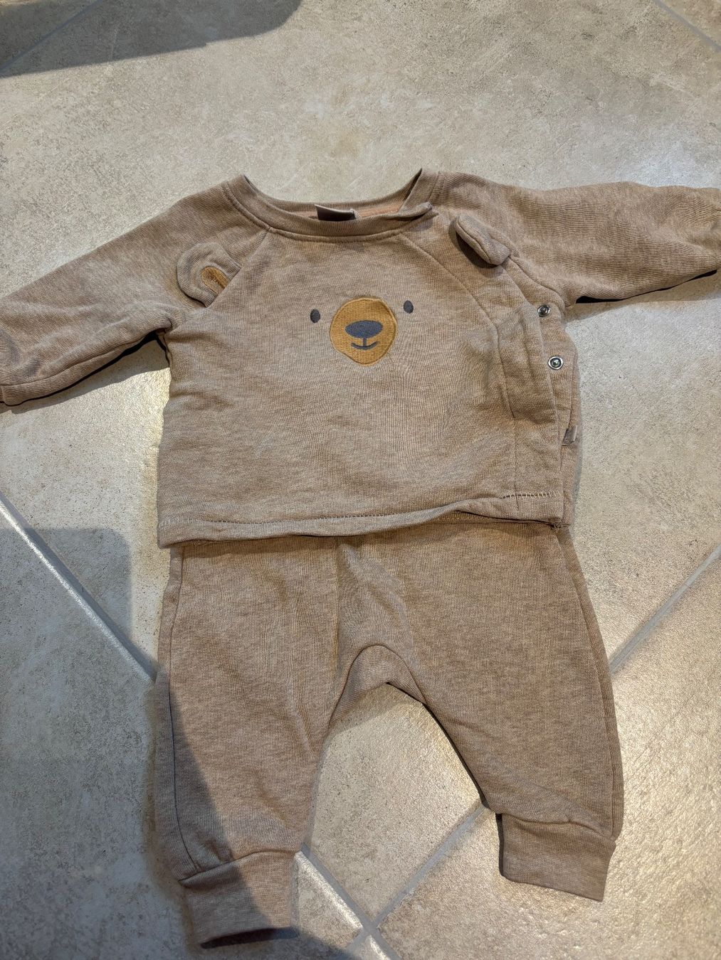Kleiderpakete & -sets: Ensemble bébé – Gebraucht aus Bressaucourt von Lamu
