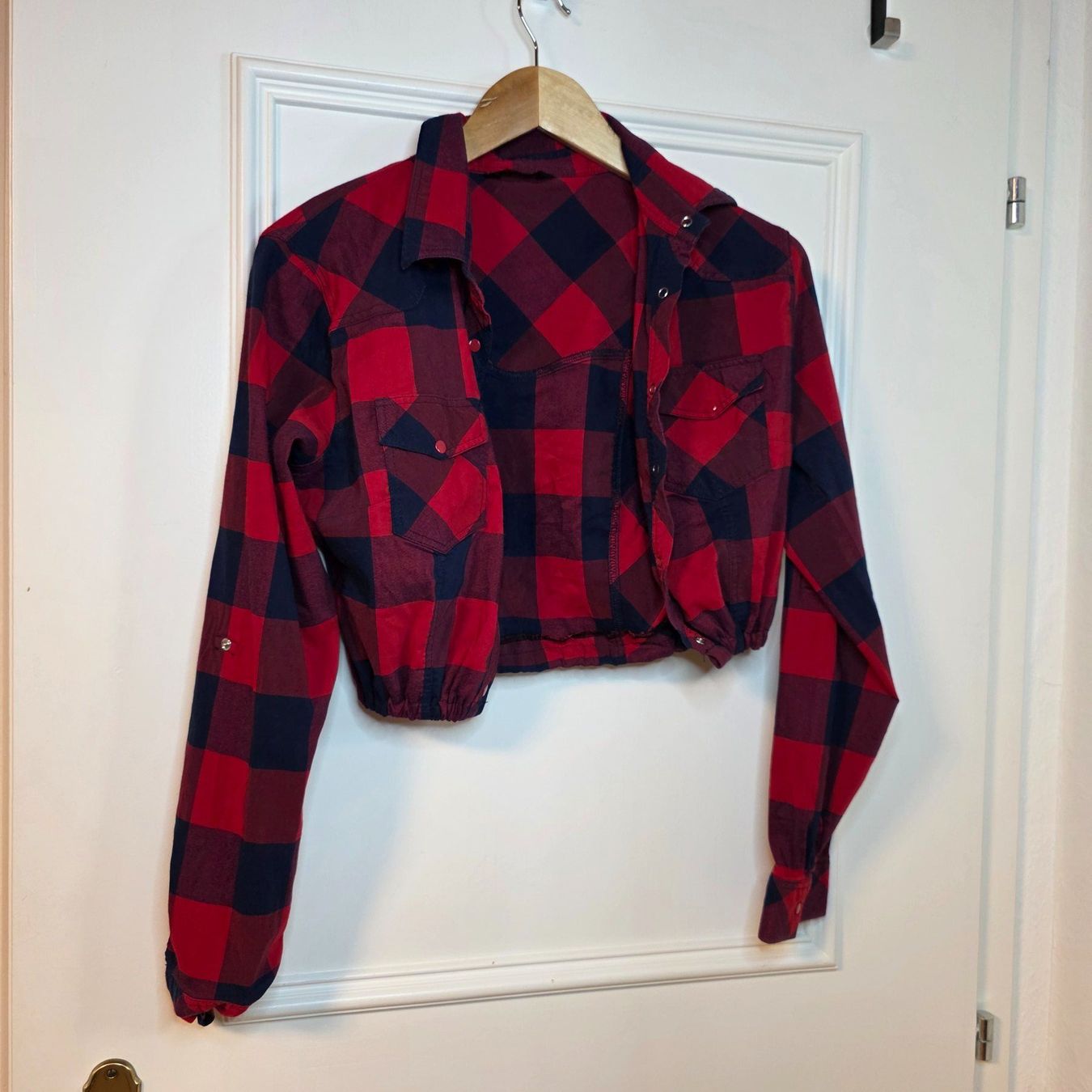Blusen: Karierte Crop Bluse rot blau S/M – Gebraucht aus Wald ZH von CapLux 7