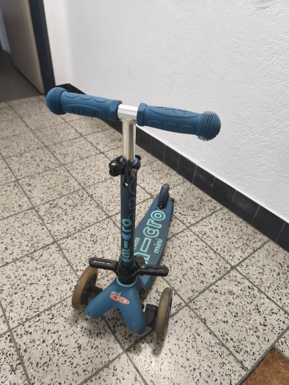Micro Veicoli per bambini: Micro Scooter Mini 3 in 1 – Usato da Schliern b. Köniz venduto da andrealisa91