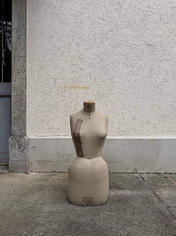 Ladenausstattungen & Messebau: Damenbüste – Gebraucht aus Zürich von souvenirsport