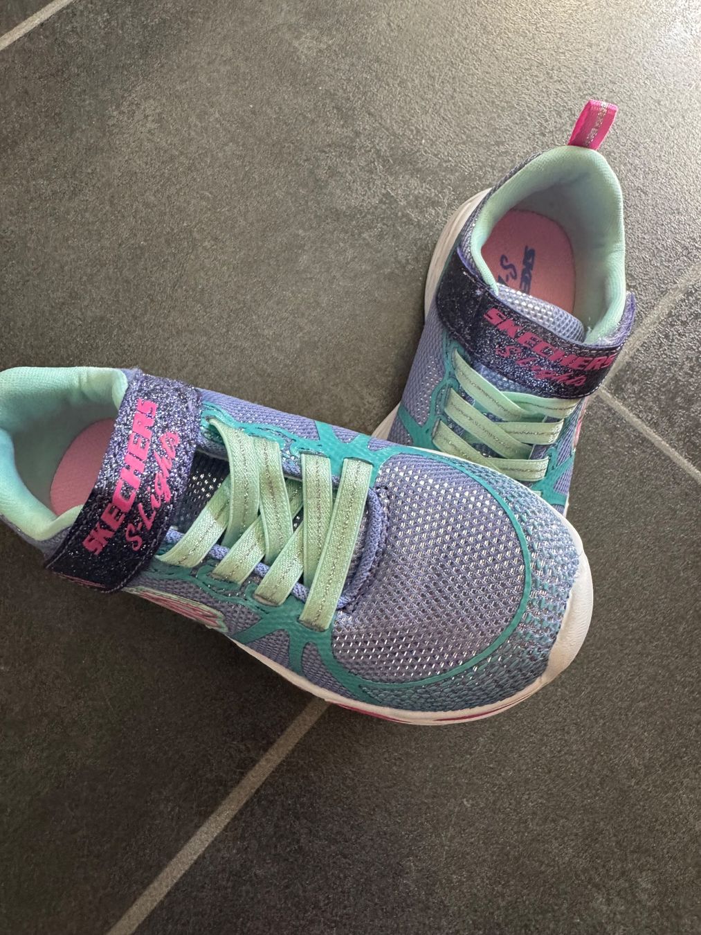 Skechers Schuhe für Mädchen: Skechers Gr.28  (NEU) – Neu (gemäss Beschreibung) aus Moosseedorf von SDmedia 3