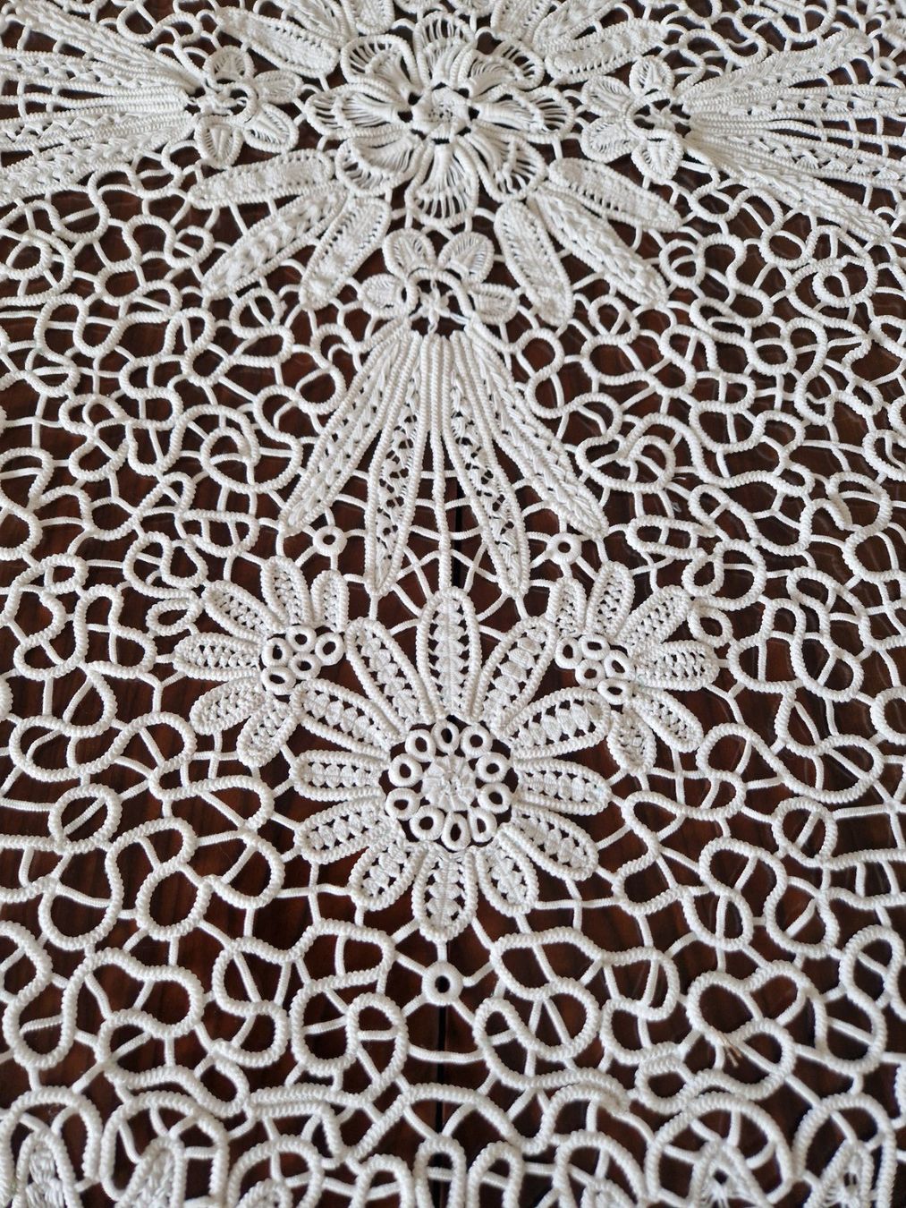 Altra biancheria da tavola: Rumänische Spitze Tischdecke Dm. 90cm – Nuovo (secondo la descrizione) da Bern venduto da Antikbatik 4