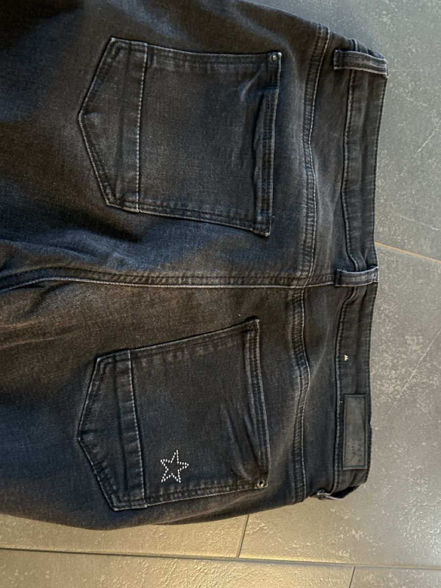 Jeans: Schwarze Jeans Esprit – Usato da Wichtrach venduto da henzmann1 4