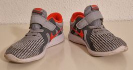 9) Nike Revolution 4, Grösse 27