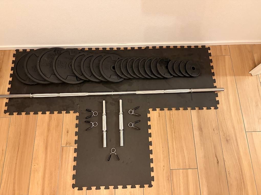 Vélos d'appartement: Lot de musculation  – D'occasion à Orbe par Beber.G 1