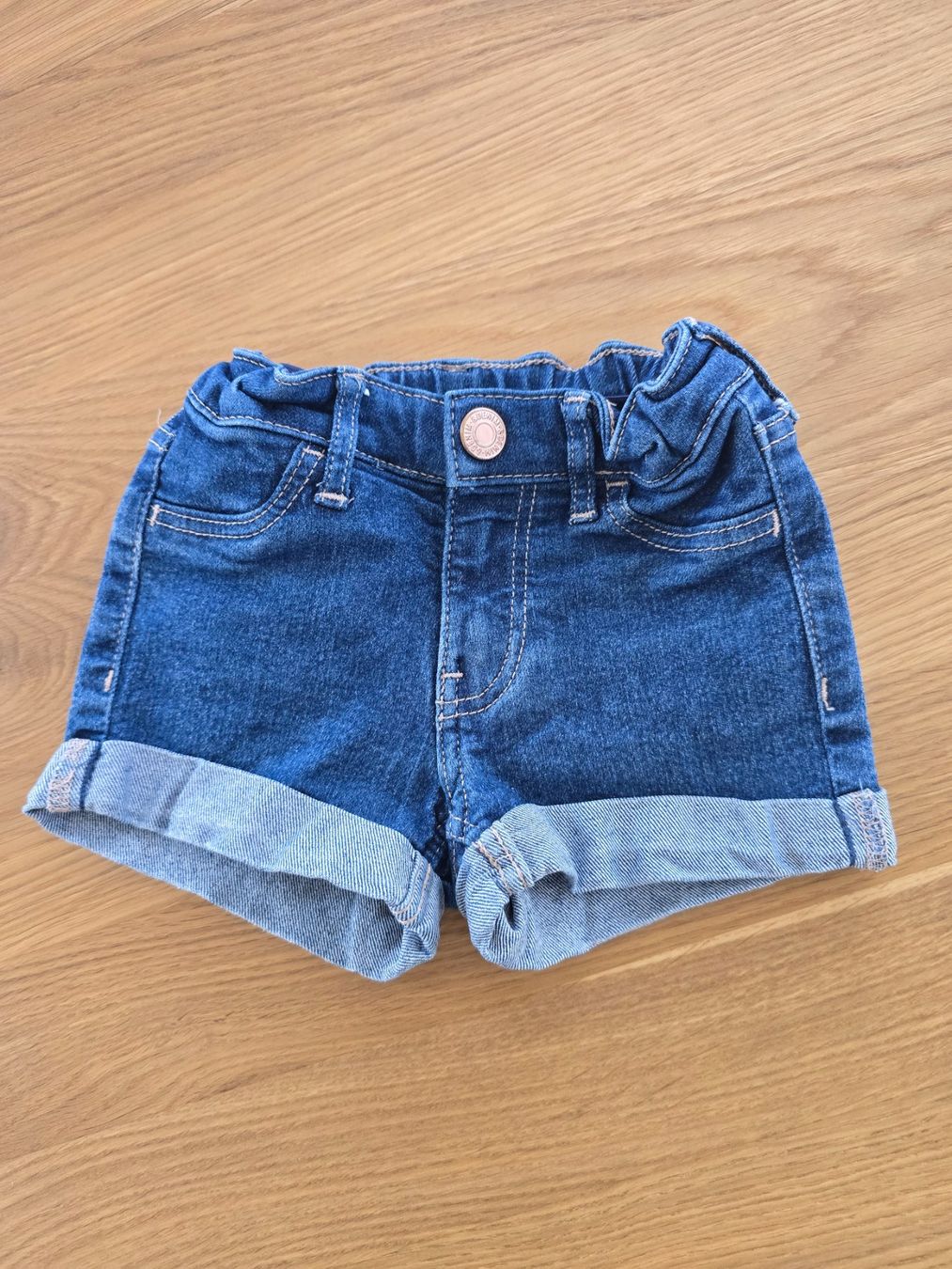 H&M Pantaloni: Shorts von H&M Gr. 92 – Usato da Zäziwil venduto da Seisler