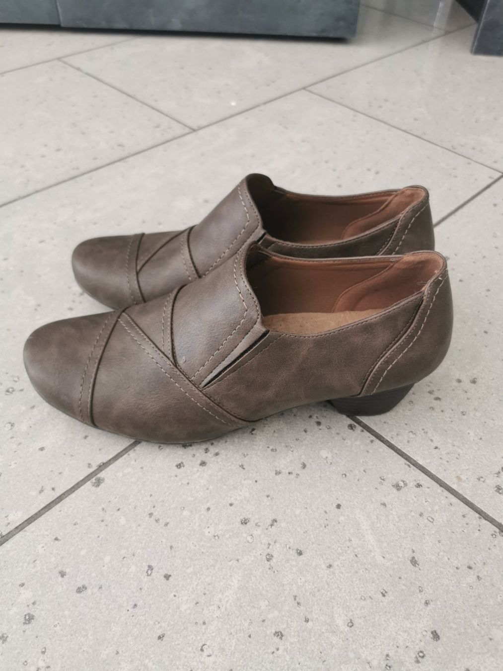 Scarpe da donna: Braune Schuhe, Gr. 6 1/2, Easy Street – Nuovo e nell'imballaggio originale da Malters venduto da Wahni81 1