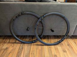 Elitewheels Edge 3.0 Disc 42mm Carbon (nur 1350g, ShimanoHG)