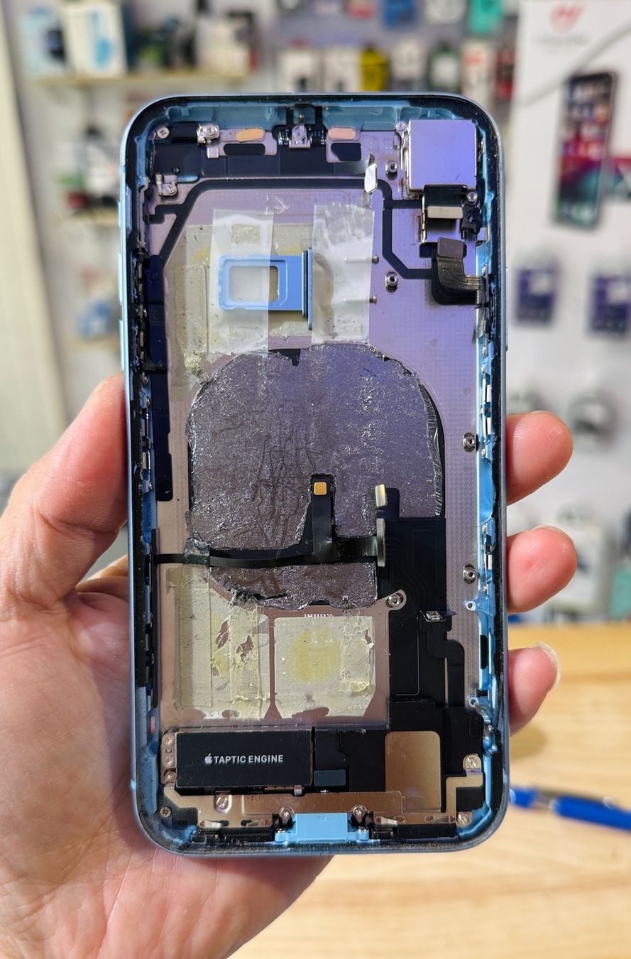 Apple Telefoni cellulari / Smartphones: Châssis bleu iPhone XR avec camera vitre cassé – Usato da Morges venduto da DA-repa 3