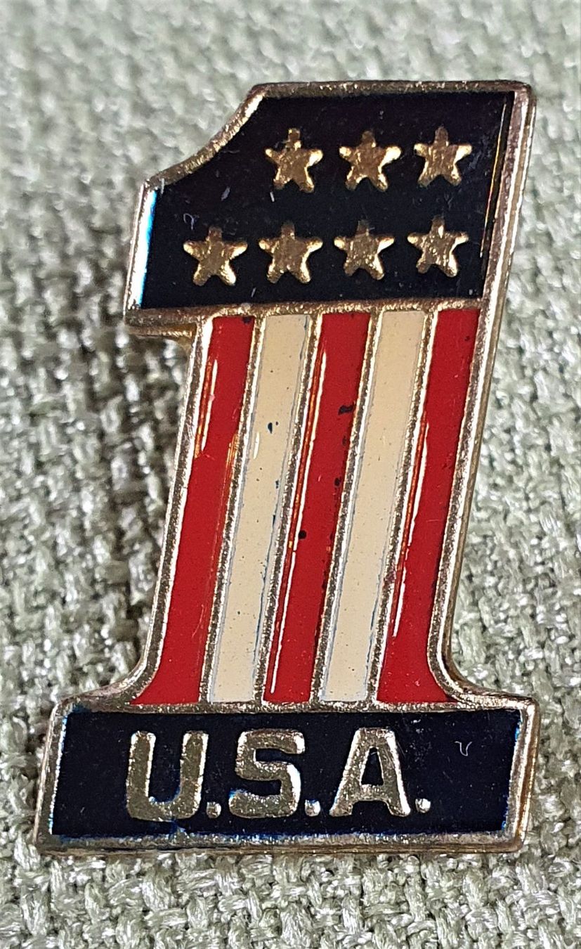 Plaketten & Abzeichen: G946 - Pin USA Nr. 1 – Gebraucht aus Reinach BL von Boston-Verkauf