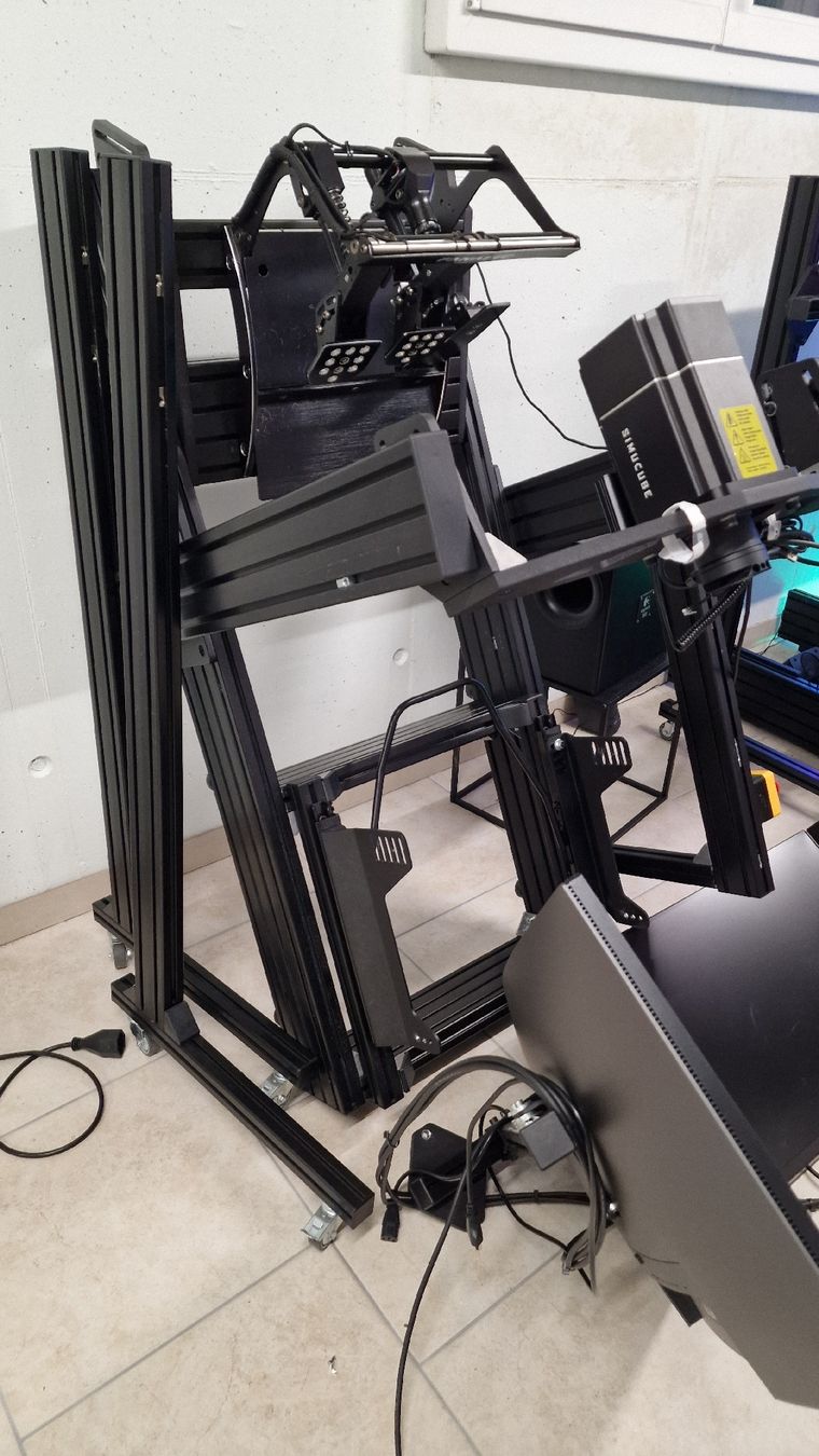 Simucube 2 Pro, Fanatec Pedals, Simlab Rig and 3 Monitors (Gebraucht ...
