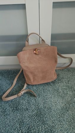 kleiner Wildlederrucksack