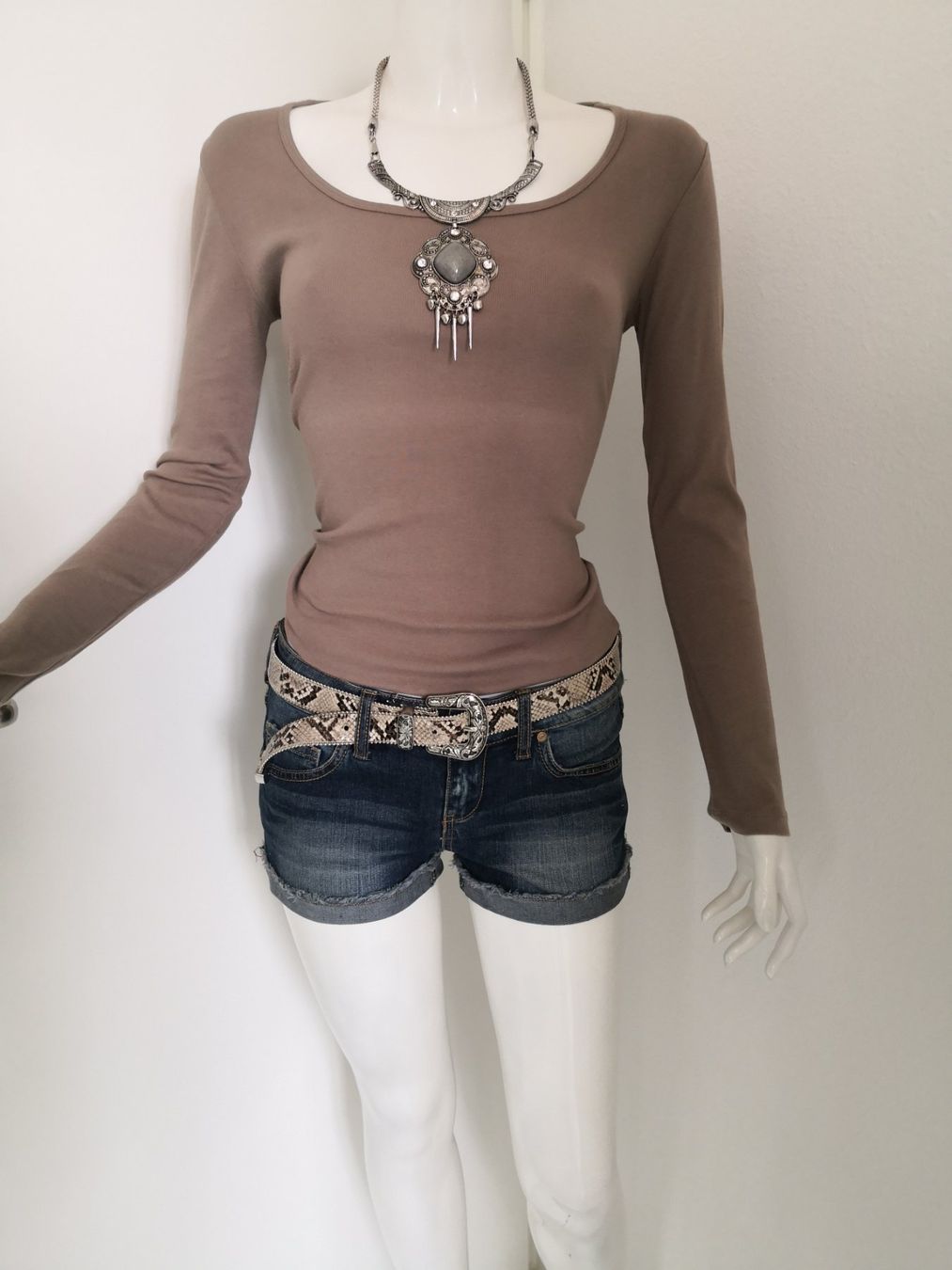 Mango T-shirt: 🤩MANGO LANGARM T-SHIRT BRAUN – Usato da Olten venduto da Naja-Twins-Twins 5