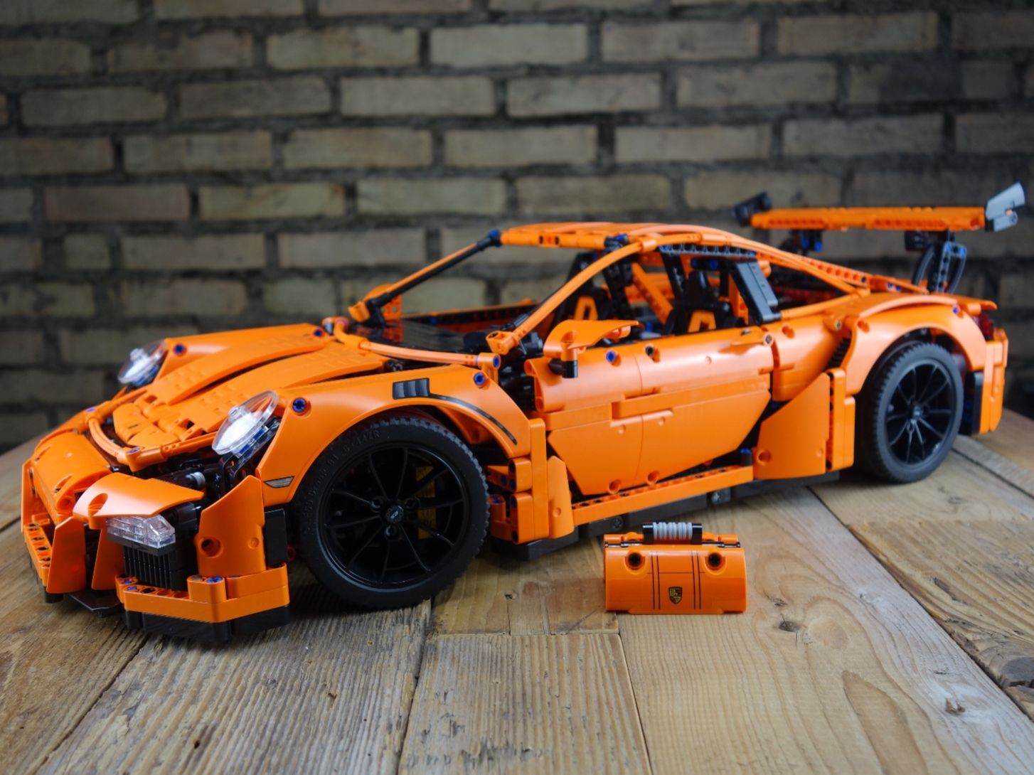 Technics Baukästen: LEGO 42056 Technic Porsche 911 GT3 RS – Gebraucht aus Bäretswil von grisou1001 4