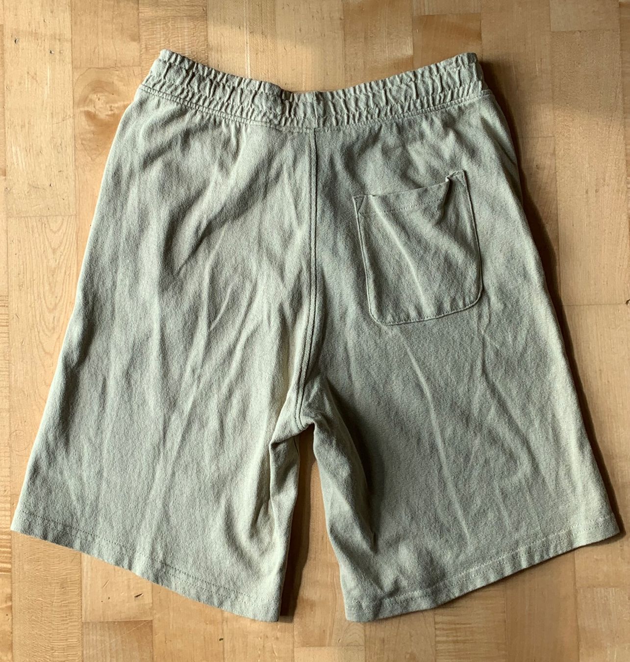 Weekday Pantaloni: Shorts Weekday – Usato da Winterberg ZH venduto da vanilleinspiration 1