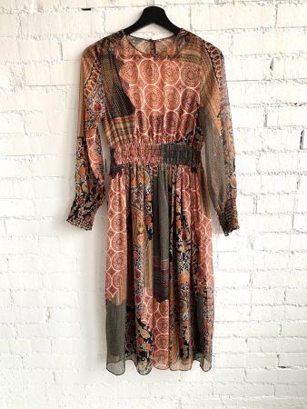 Toll gemustertes  Kleid von Zara