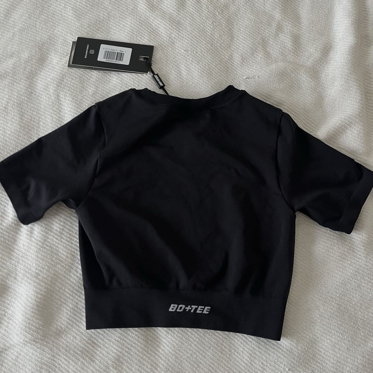 Tops: bo+tee crop top mit etikett – Neu und originalverpackt aus Zürich von art_w65h 1