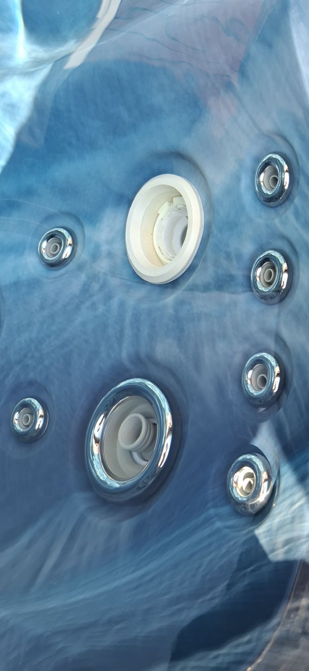 Whirlpool: Whirlpool zu verkaufen – Gebraucht aus Giswil von ChristianObwalden 6