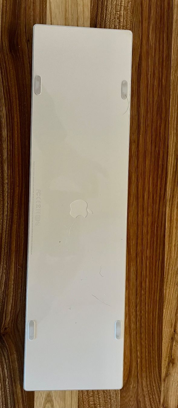 Apple Tastaturen: Apple Magic Keyboard mit Numeric Keypad (QWERTZ) – Gebraucht aus Chexbres von  1